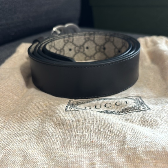 Gucci supreme authentic men reversible leather belt - Picture 4 of 5